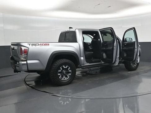 Used 2022 Toyota Tacoma TRD Off-Road AWD/4WD image 51