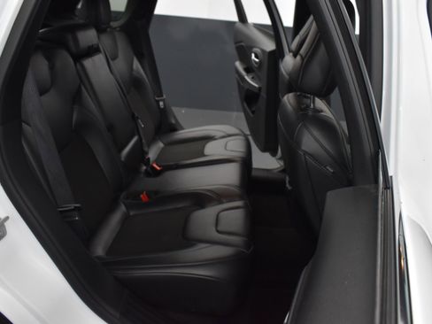 Used 2020 Jeep Cherokee Latitude Plus image 26