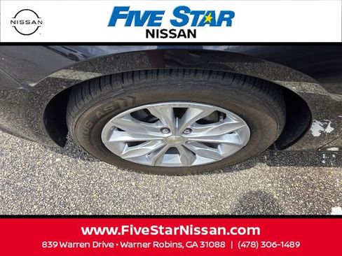 Used 2023 Chevrolet Malibu LT w/ Driver Confidence Package FWD image 4