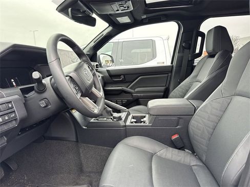 Used 2025 Toyota 4Runner TRD Off-Road Premium image 11