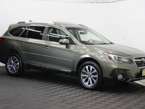 Used 2018 Subaru Outback 3.6R Touring AWD/4WD image 1