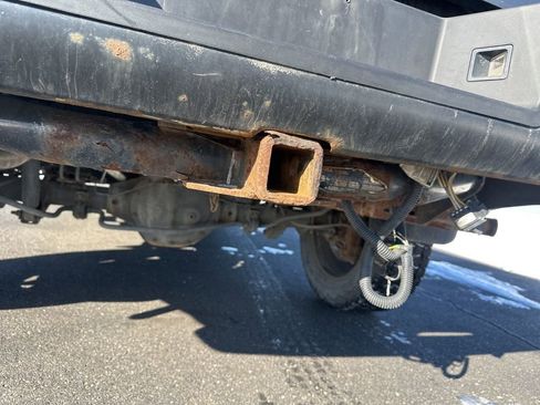 Used 2017 Nissan Titan SV image 39