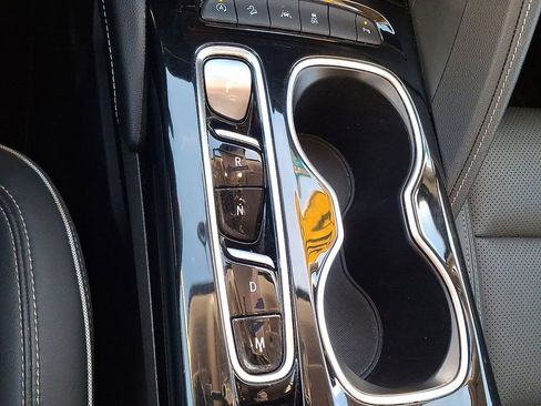 Used 2023 Buick Envision Essence image 16