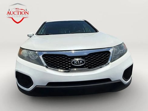Used 2013 Kia Sorento LX AWD/4WD image 2