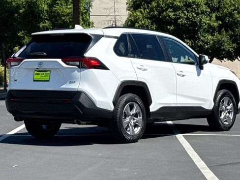 Used 2024 Toyota RAV4 XLE FWD image 11