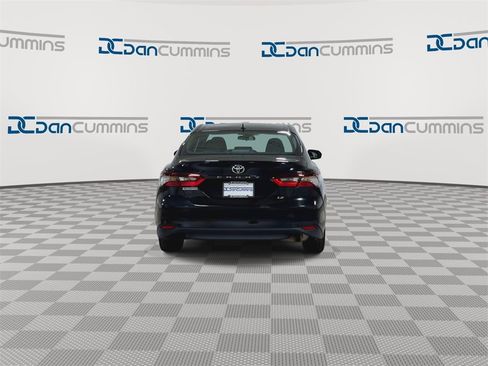 Used 2022 Toyota Camry LE image 7