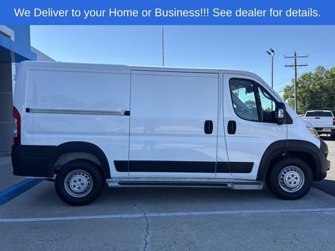 Used 2025 RAM ProMaster 2500 w/ U-Haul Equipment Group FWD image 9