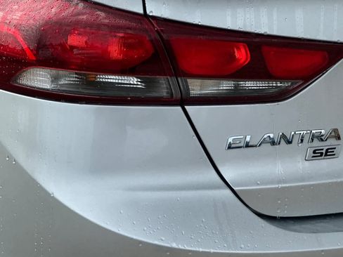 Used 2017 Hyundai Elantra SE image 15