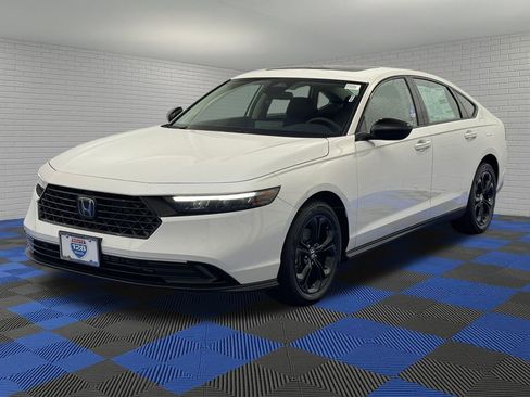 Certified 2025 Honda Accord SE image 1