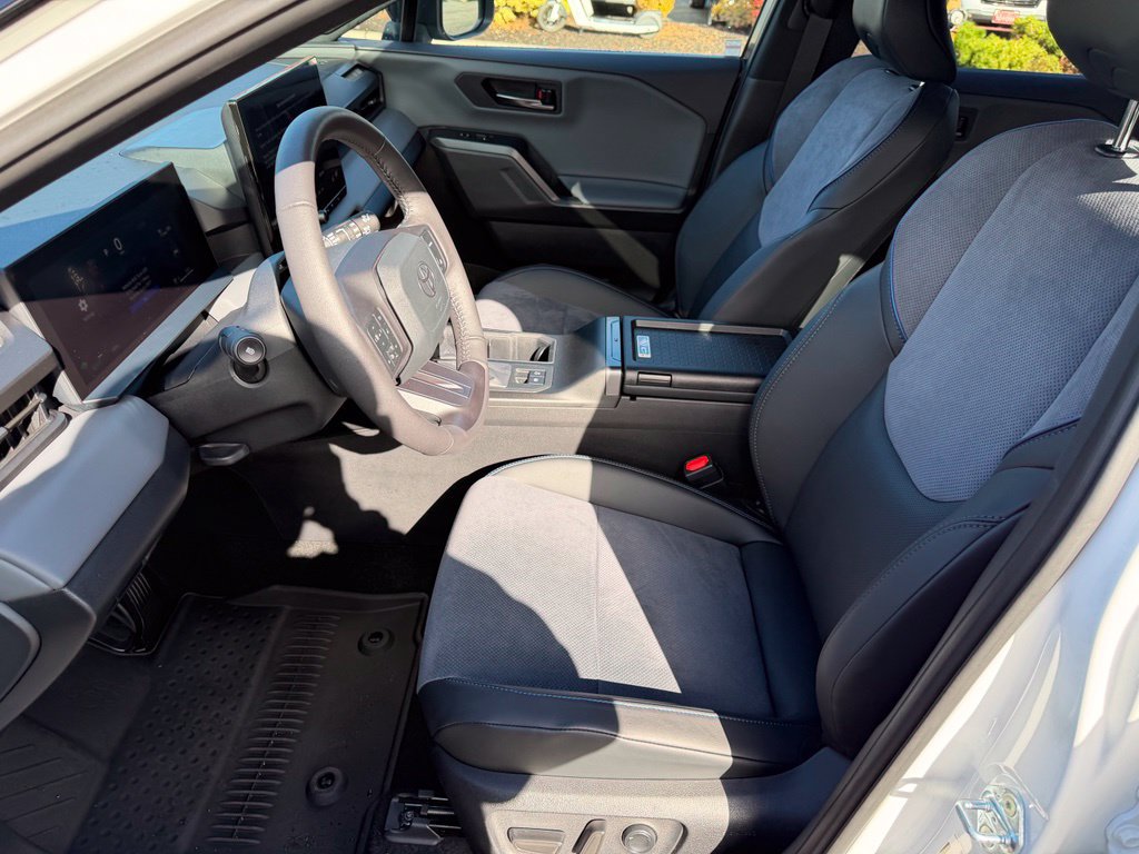 Certified 2026 Toyota RAV4 XSE w/ Panoramic Sun Roof Package AWD/4WD image 13