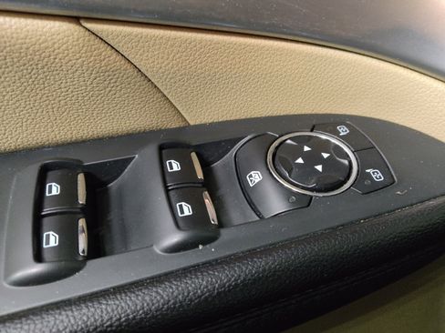 Used 2017 Ford Explorer XLT image 27