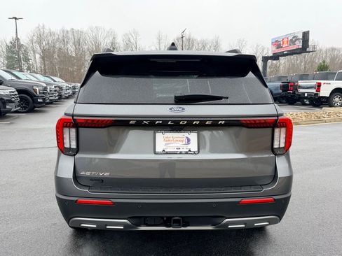 New 2026 Ford Explorer Active w/ Active Comfort Package image 8
