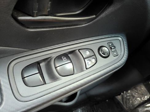 Used 2025 Nissan Versa S FWD image 28
