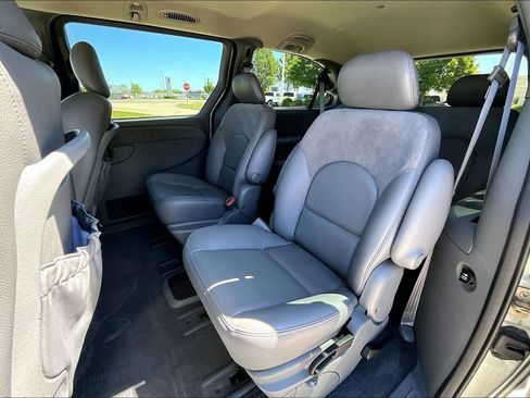Used 2004 Chrysler Town & Country Limited w/ Trailer Tow Group AWD/4WD image 32