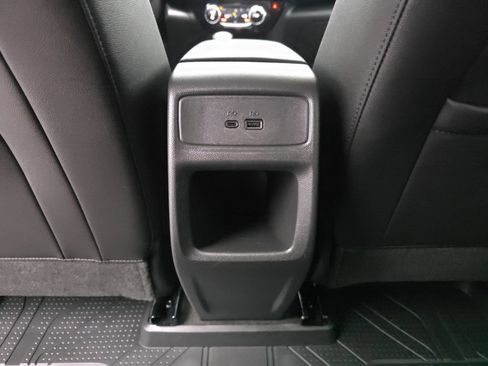 Used 2025 Chevrolet Trax ACTIV w/ Driver Confidence Package FWD image 39