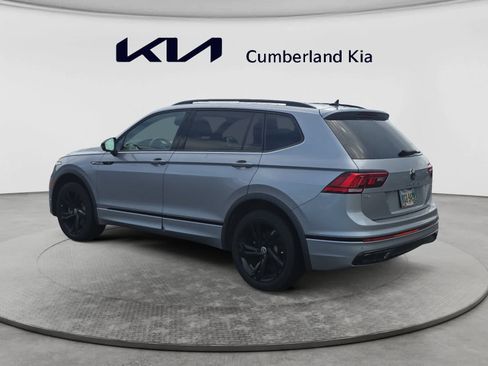 Used 2023 Volkswagen Tiguan SE R-Line AWD/4WD image 3