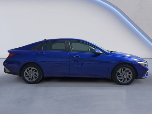 Used 2024 Hyundai Elantra SEL FWD image 7