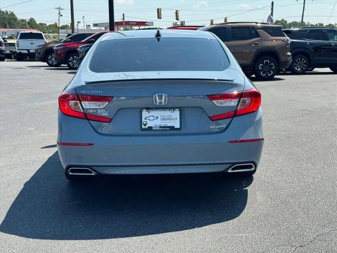 Used 2022 Honda Accord Sport image 4