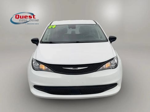 Used 2024 Chrysler Voyager LX FWD image 8