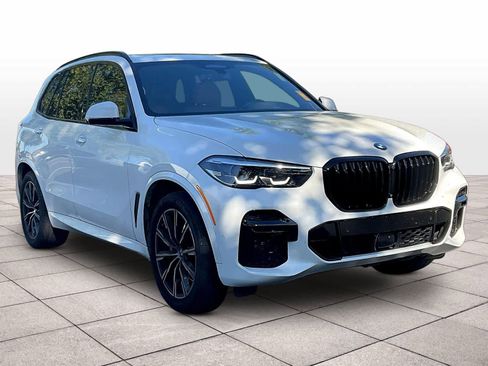 Used 2022 BMW X5 xDrive40i w/ M Sport Package image 2