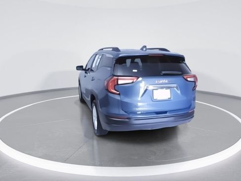 Used 2024 GMC Terrain SLE w/ Driver Convenience Package FWD image 7