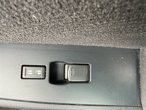 Used 2012 Nissan Altima 2.5 S FWD image 25