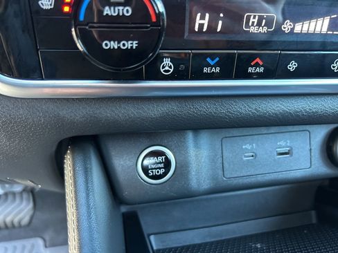 Used 2023 Nissan Rogue SL w/ SL Premium Package image 23