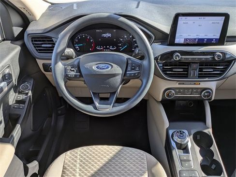 Certified 2020 Ford Escape SE image 11