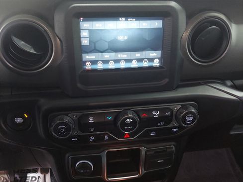 Used 2022 Jeep Wrangler Sport AWD/4WD image 12