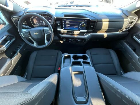 Used 2024 Chevrolet Silverado 1500 LT image 10