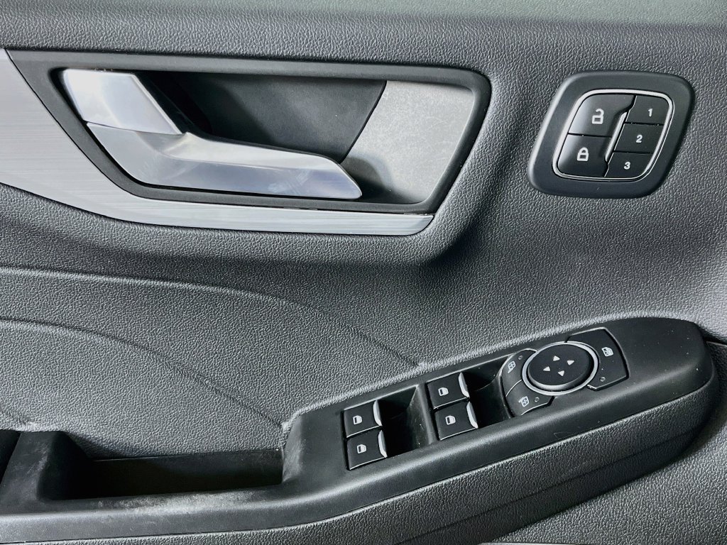 Used 2024 Ford Escape Platinum FWD image 22
