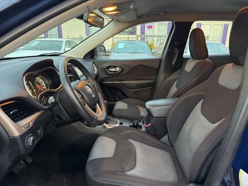 Used 2014 Jeep Cherokee Sport w/ Cold Weather Group image 8