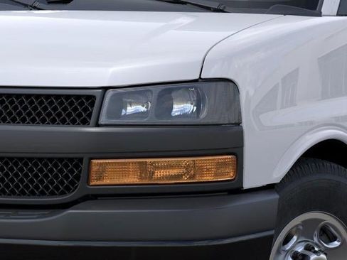 New 2026 Chevrolet Express 2500 Extended RWD image 10