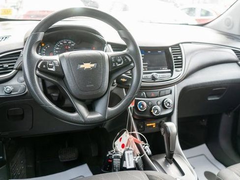 Used 2020 Chevrolet Trax LT image 12