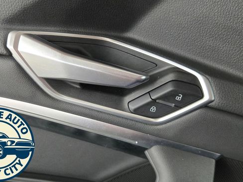 Used 2021 Audi e-tron Premium image 24