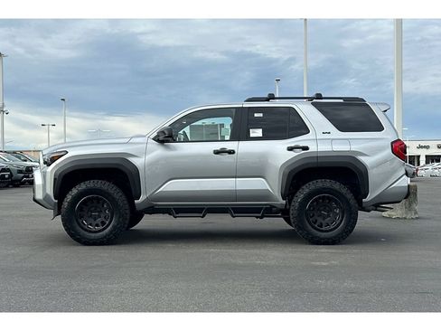 New 2026 Toyota 4Runner SR5 image 7