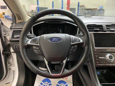 Used 2020 Ford Fusion Titanium AWD/4WD image 19