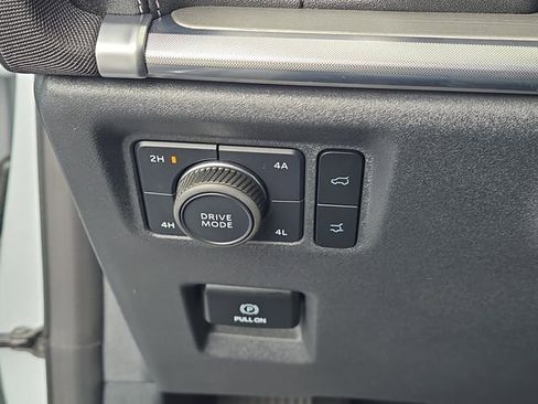Used 2025 Ford Expedition Platinum AWD/4WD image 19