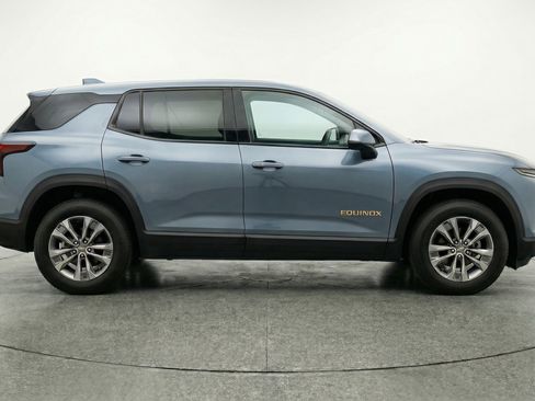 Used 2025 Chevrolet Equinox LT image 11