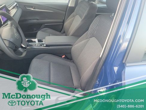 Certified 2025 Toyota Camry LE image 11