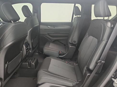 New 2026 Jeep Grand Cherokee L Laredo AWD/4WD image 28
