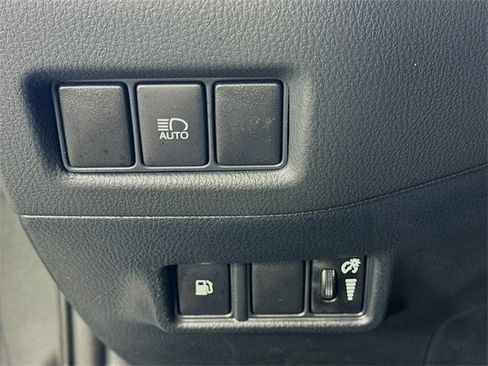 Certified 2022 Toyota C-HR XLE image 10