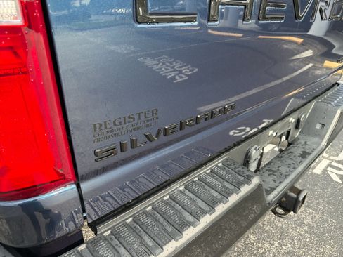 Used 2021 Chevrolet Silverado 2500 Custom w/ Custom Value Package AWD/4WD image 11
