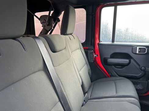 Used 2018 Jeep Wrangler Unlimited Sport AWD/4WD image 12