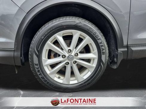 Used 2017 Nissan Rogue Sport SV AWD/4WD image 31