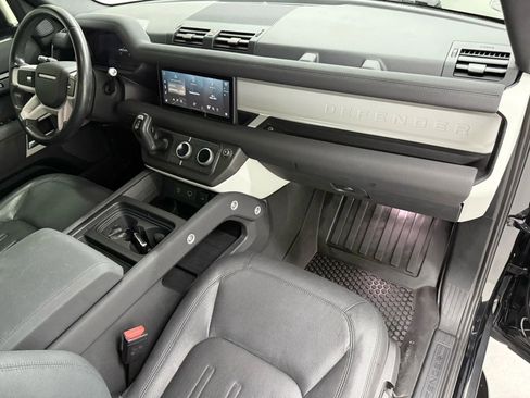 Used 2022 Land Rover Defender 110 S image 25