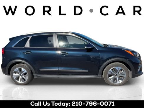 Used 2020 Kia Niro EX w/ Cold Weather Package image 8