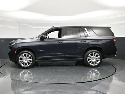 Used 2022 Chevrolet Tahoe High Country w/ Premium Package 2 AWD/4WD image 8