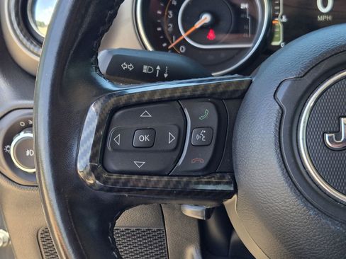 Used 2022 Jeep Wrangler Unlimited Sport AWD/4WD image 34
