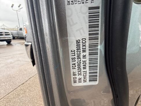 Used 2024 RAM 3500 Tradesman w/ Chrome Appearance Group image 25